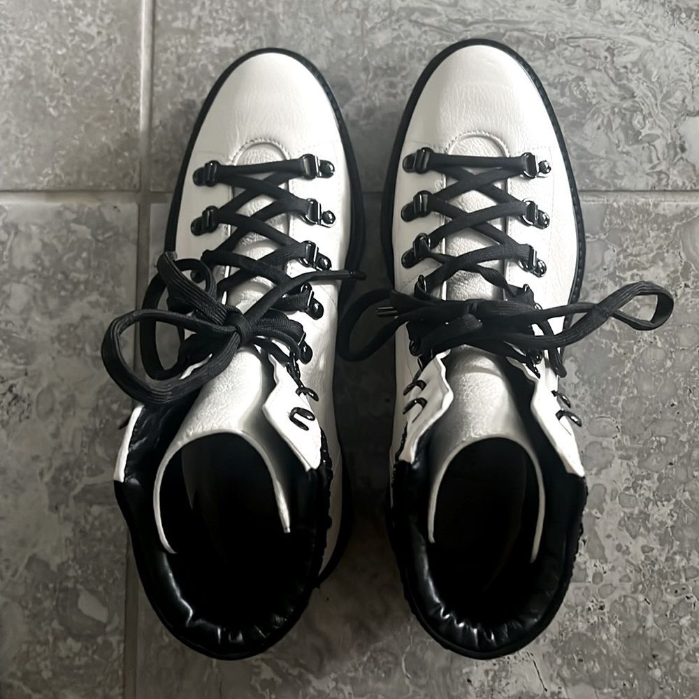 Jimmy Choo White Eshe Boots a Limited Edition, NWT, Size 39.5 - Picture 10 of 16